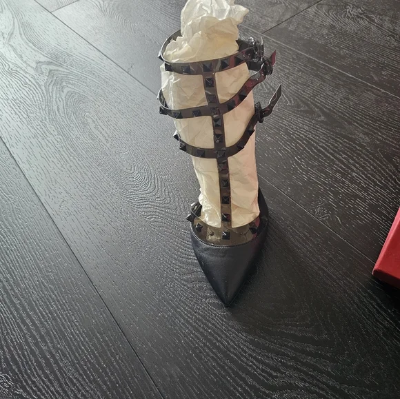 AUTHENTIC VALENTINO GARAVNI ROCKSTUD PUMPS 🚫 MISSING ROCK STUDS🚫 38 BLACK - Picture 3 of 9